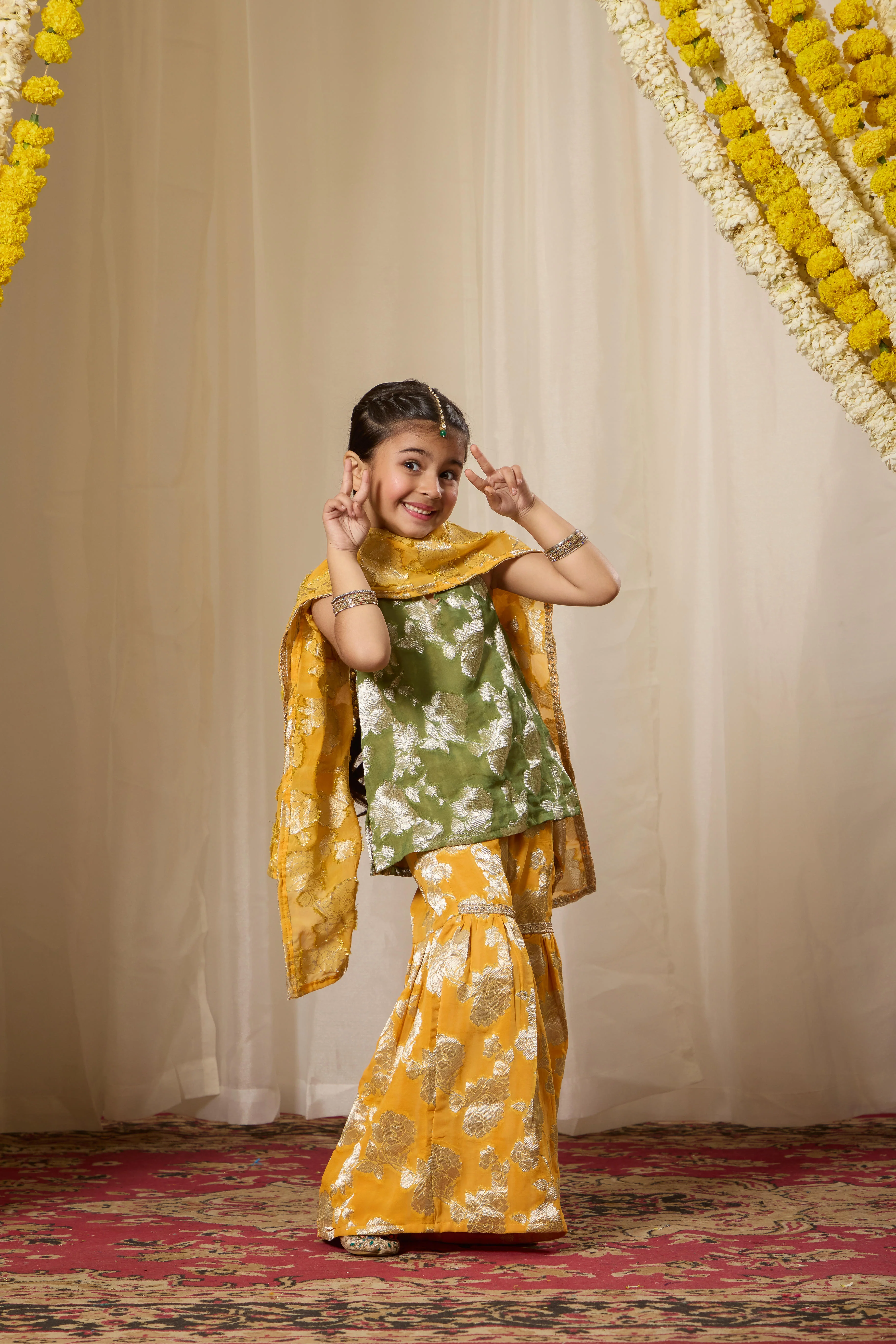 Alaya Kids Green Contrast Kurta Set - Image 3