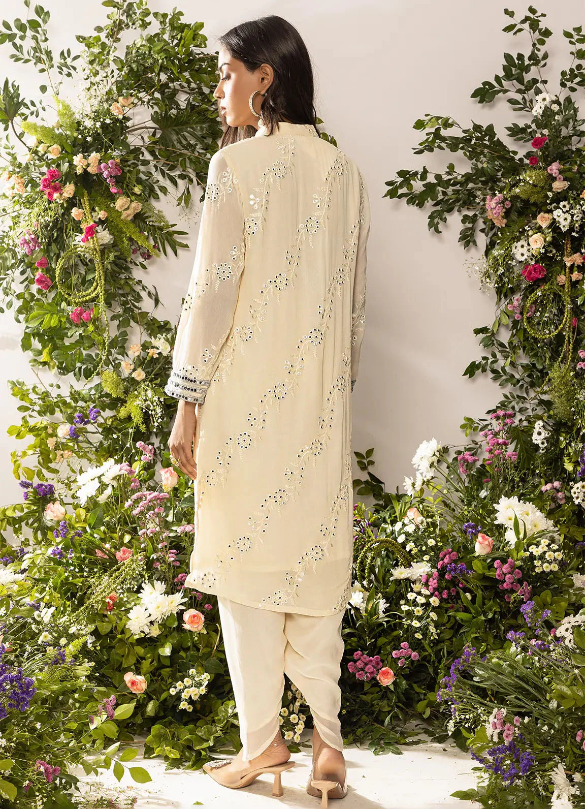 Astoria Ivory Floral Embroidered Kurta - Image 5